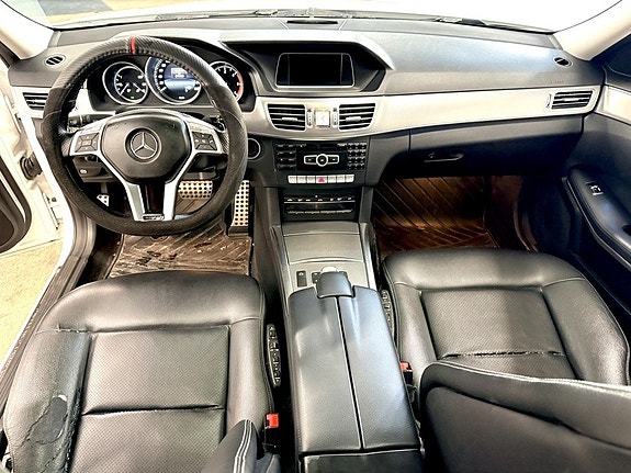 Mercedes-Benz E220 8 of 11