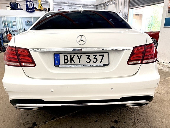 Mercedes-Benz E220 6 of 11