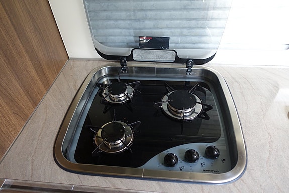 Bürstner Elegance I810 3.0 Kamkedja/AC/Solcell 25 of 30