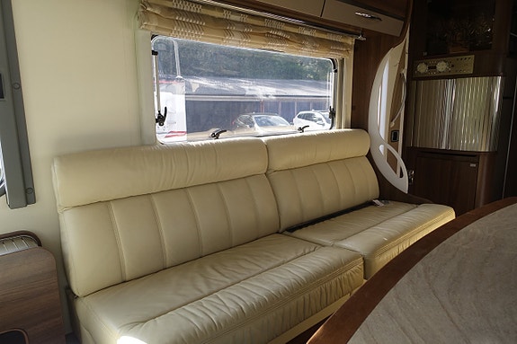 Bürstner Elegance I810 3.0 Kamkedja/AC/Solcell 17 of 30