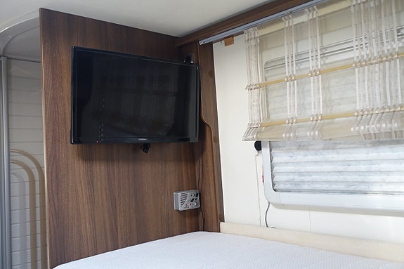 Bürstner Elegance I810 3.0 Kamkedja/AC/Solcell 27 of 30