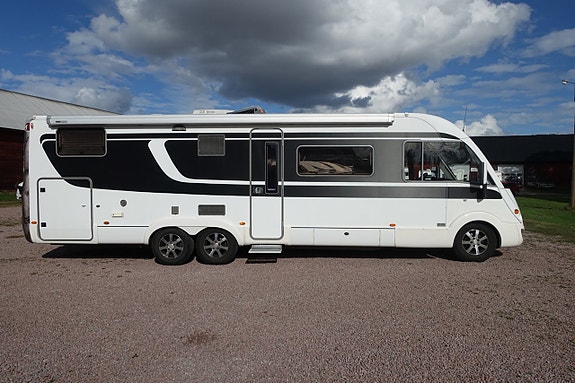 Bürstner Elegance I810 3.0 Kamkedja/AC/Solcell 2 of 30