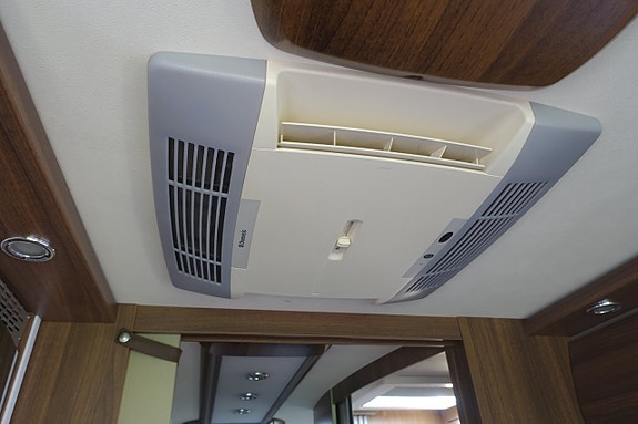 Bürstner Elegance I810 3.0 Kamkedja/AC/Solcell 21 of 30