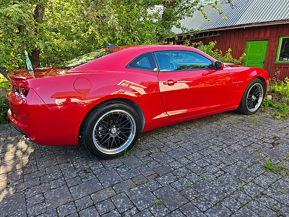 Chevrolet Camaro 14 of 18