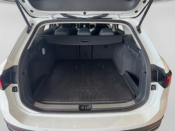 Volkswagen Passat 4 of 12