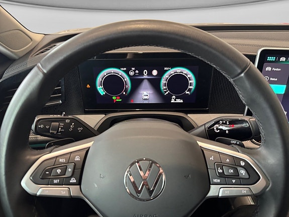 Volkswagen Passat 7 of 12