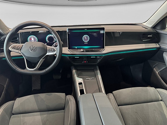 Volkswagen Passat 9 of 12