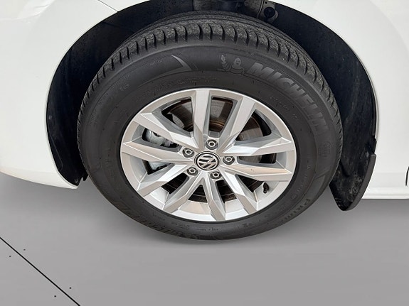 Volkswagen Passat 10 of 11