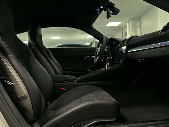 Porsche 718 Cayman GTS 18 of 21