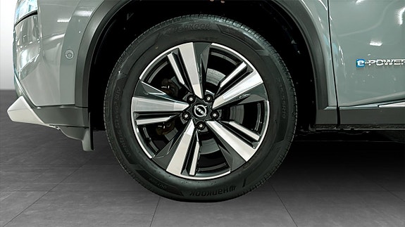 Nissan X-Trail 9 of 12