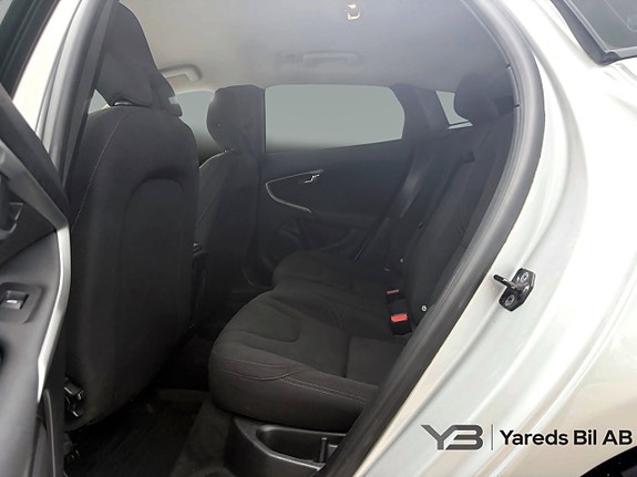 Volvo V40 9 of 9