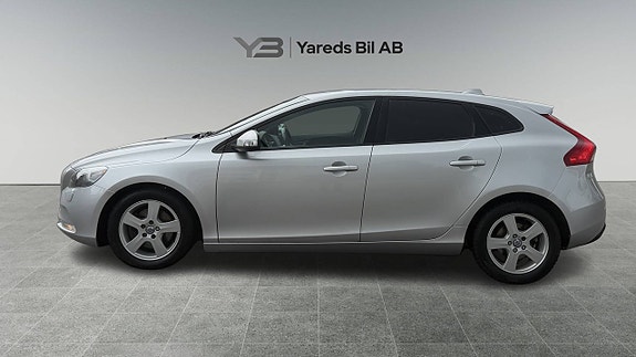 Volvo V40 3 of 9