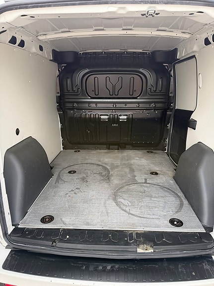 Fiat Doblò Cargo 9 of 20