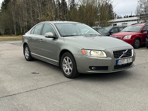 Volvo S80 4 of 12