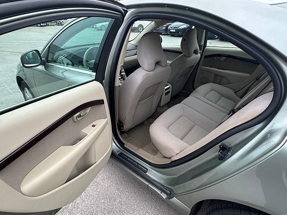 Volvo S80 9 of 12