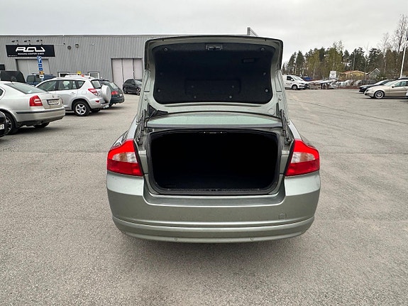 Volvo S80 7 of 12