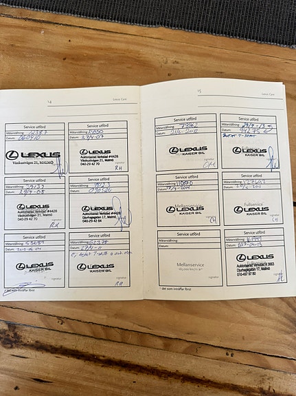 Lexus IS200 7 of 13