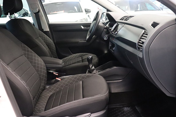 Skoda Fabia 8 of 28