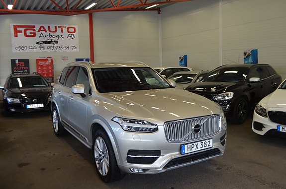 Volvo XC90 3 of 27