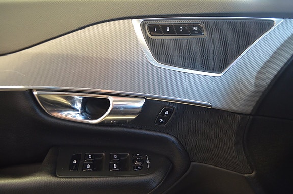 Volvo XC90 26 of 27
