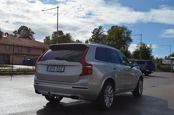 Volvo XC90 13 of 27