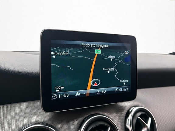 Mercedes-Benz GLA180 20 of 30