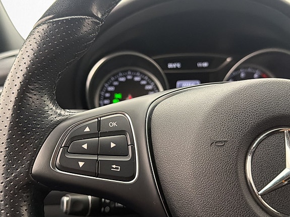 Mercedes-Benz GLA180 14 of 30