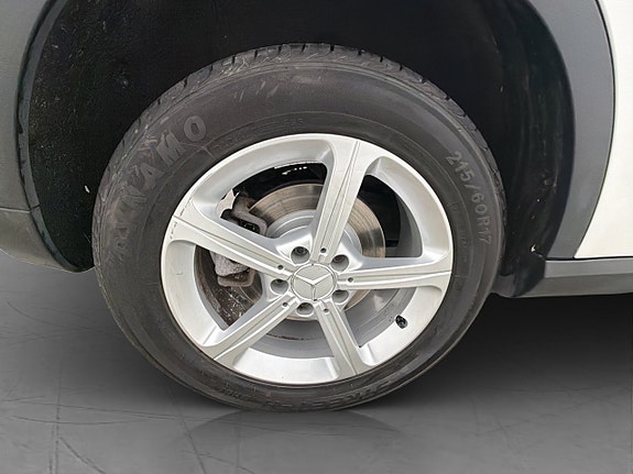 Mercedes-Benz GLA180 29 of 30