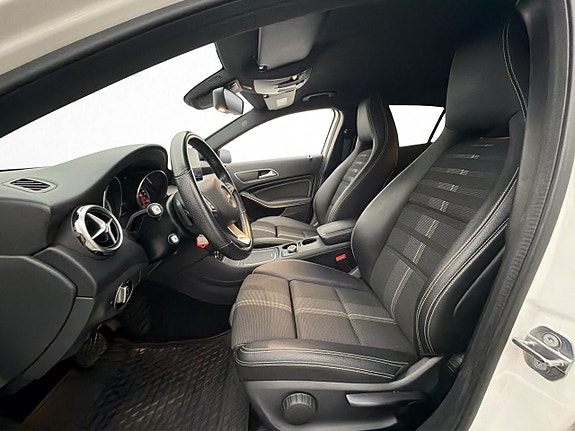 Mercedes-Benz GLA180 10 of 30