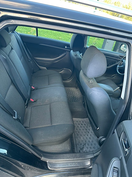 Toyota Avensis 5 of 6