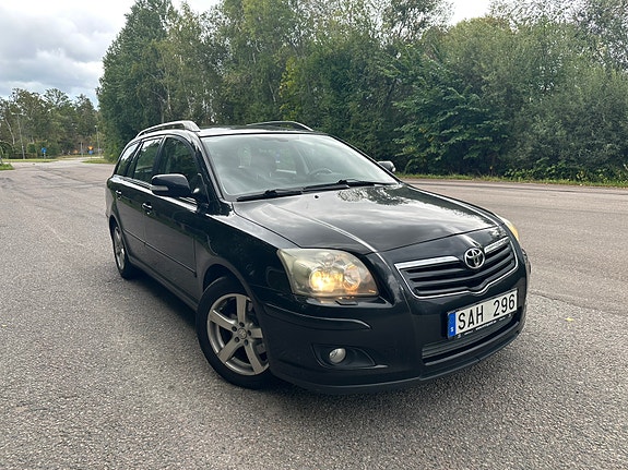 Toyota Avensis 4 of 6