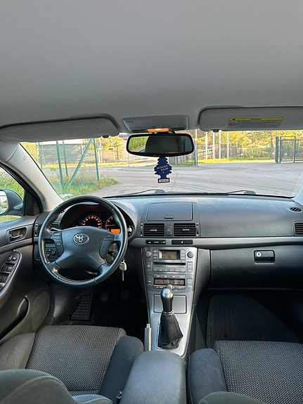 Toyota Avensis 6 of 6