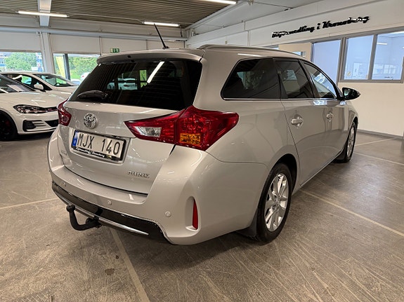Toyota Auris 3 of 17