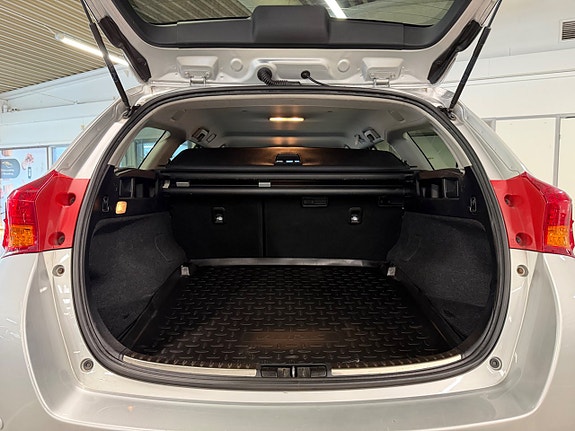 Toyota Auris 5 of 17