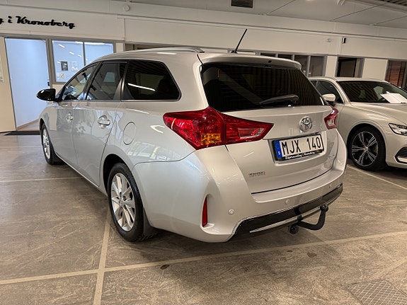 Toyota Auris 4 of 17