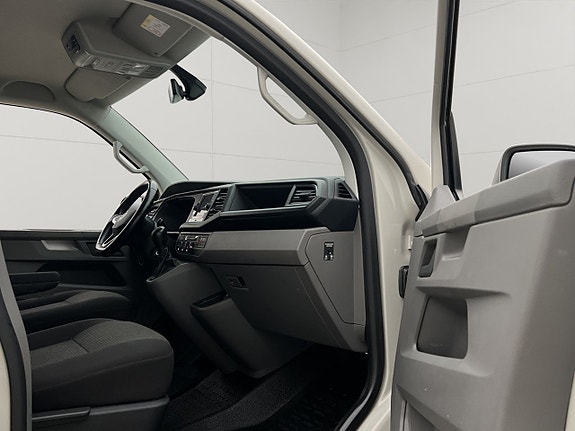 Volkswagen Transporter 26 of 30