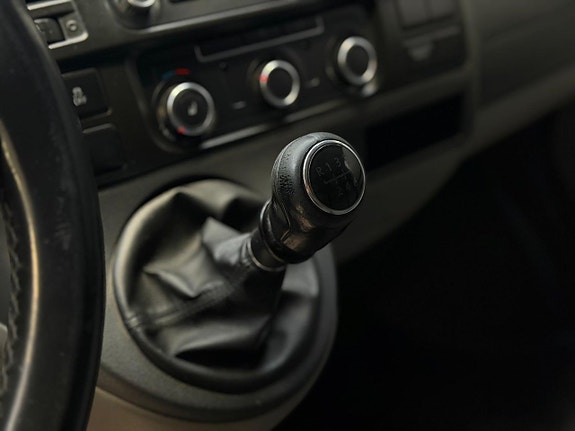 Volkswagen Transporter 13 of 22