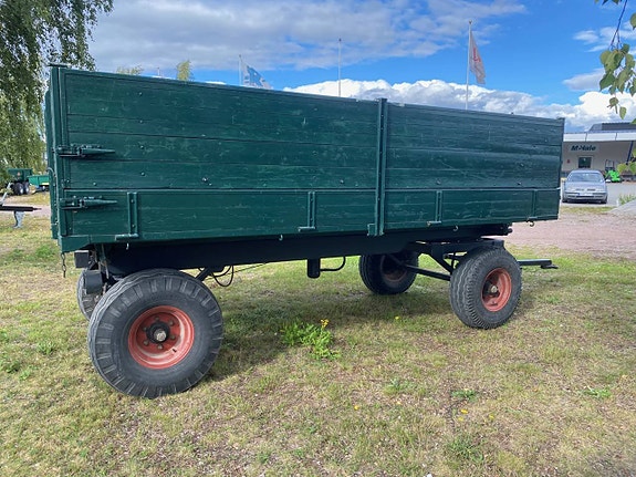 Tippvagn 2 axlad trälämmar men plåtklädd botten 4 of 6