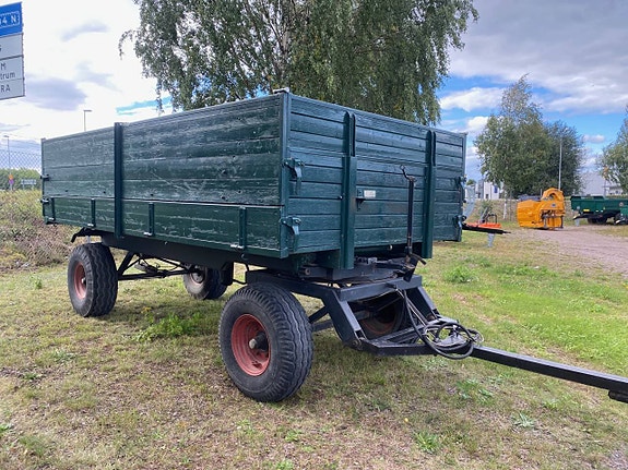 Tippvagn 2 axlad trälämmar men plåtklädd botten 2 of 6