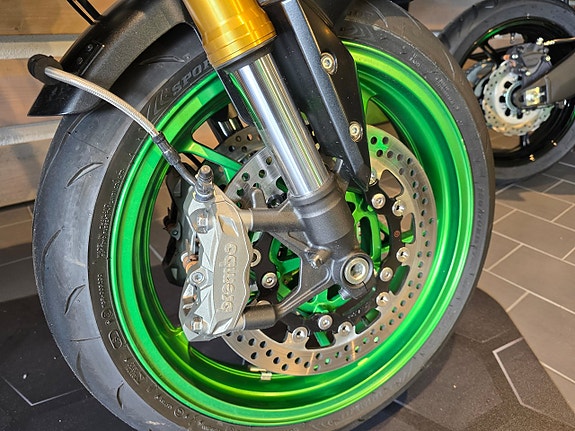 Kawasaki Z900 SE 9 of 13