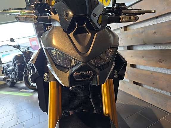 Kawasaki Z900 SE 10 of 13