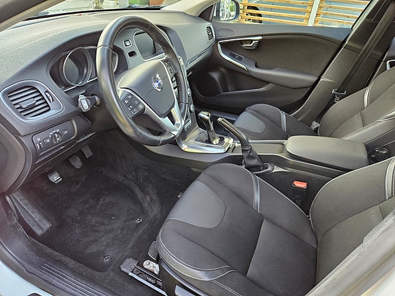 Volvo V40 4 of 7