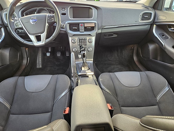 Volvo V40 3 of 7