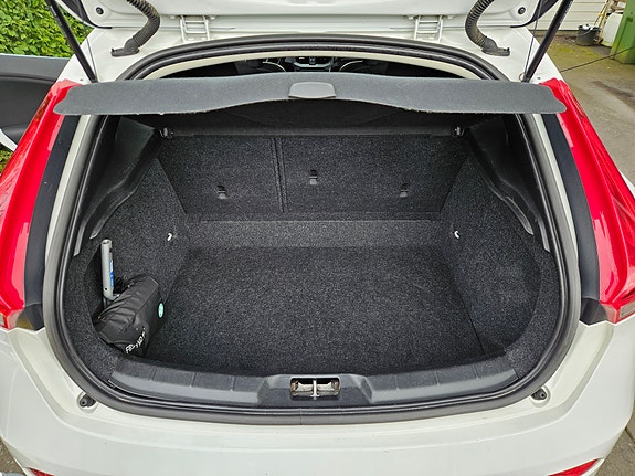 Volvo V40 6 of 7