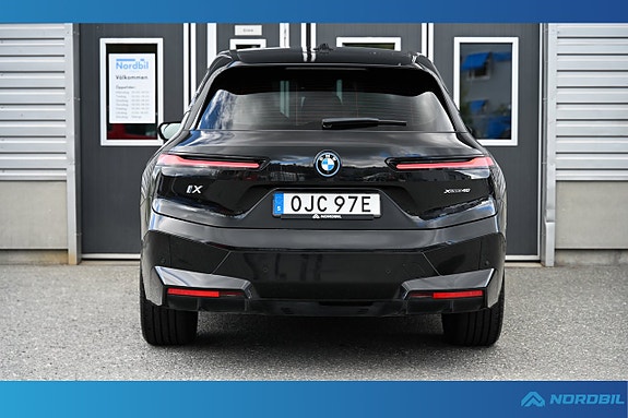 BMW iX 4 of 25