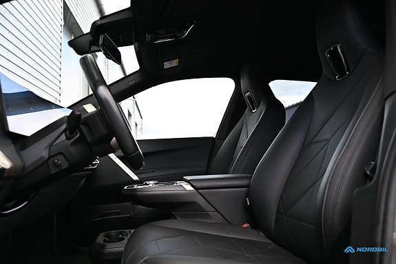 BMW iX 10 of 25
