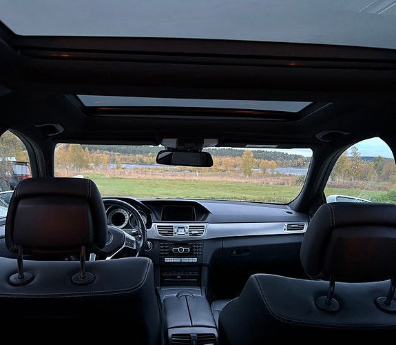 Mercedes-Benz E350 5 of 5