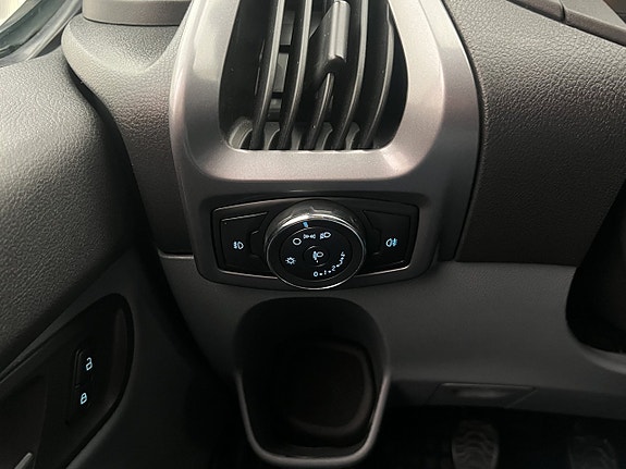 Ford Transit Custom 13 of 28
