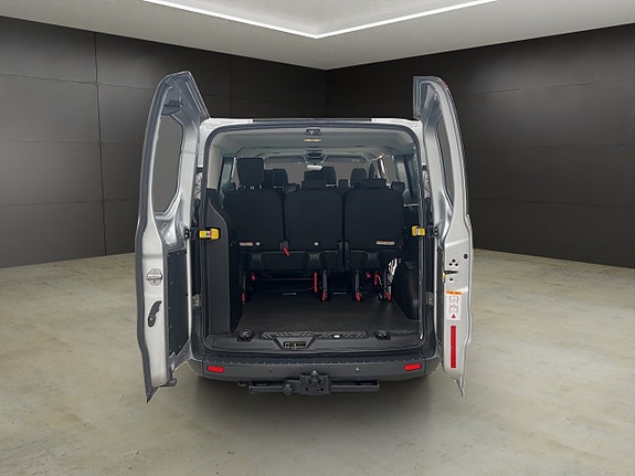 Ford Transit Custom 12 of 28
