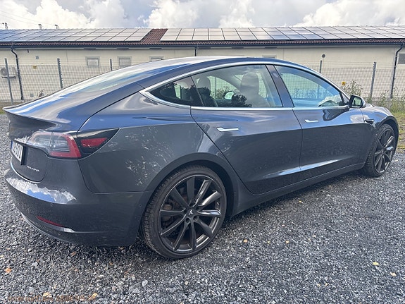 Tesla Model 3 6 of 27